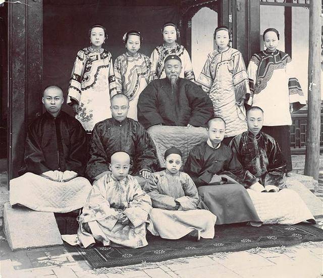 李鸿章:娶美妾,吃回扣,却不敢在北京买房