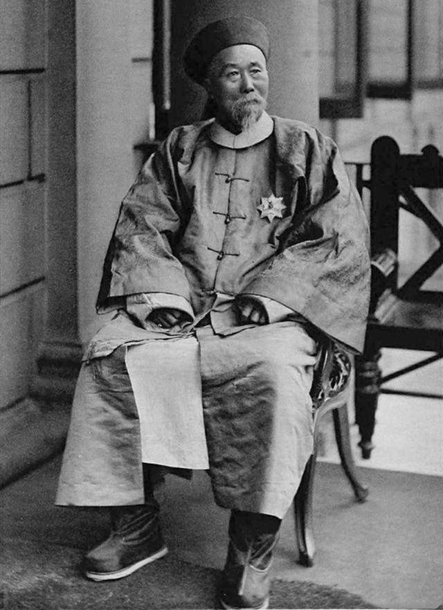 李鸿章:娶美妾,吃回扣,却不敢在北京买房