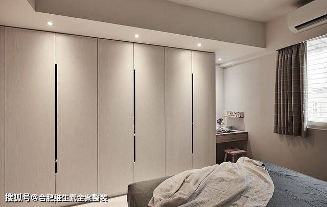 小房间衣柜装修方案 abd31b3ebdac40d19dc6d99625b2208f.jpeg