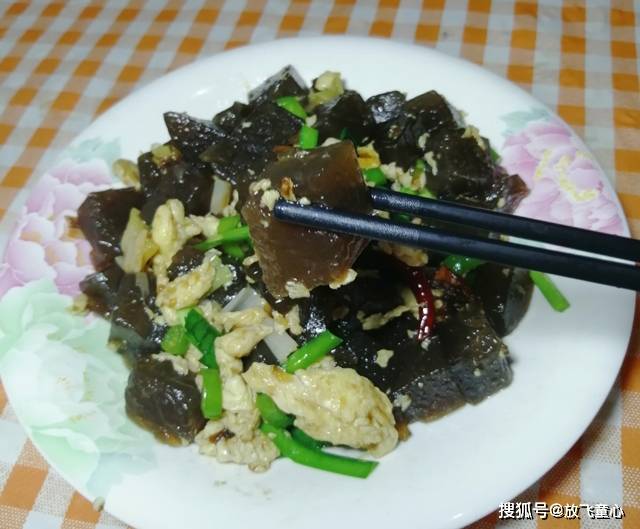 如何炒生肉又嫩又烂 25eeb02e69bc42dda67de7f24c130824.jpeg