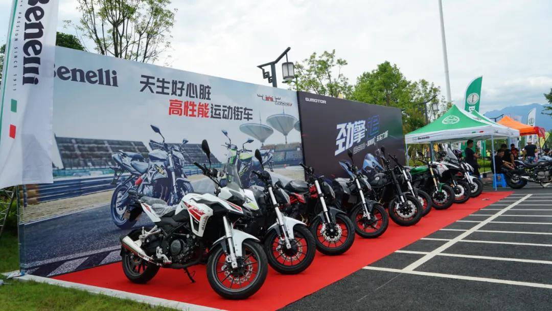 追600草蜢150gv300sbobbieii400精彩亮相黄山马会