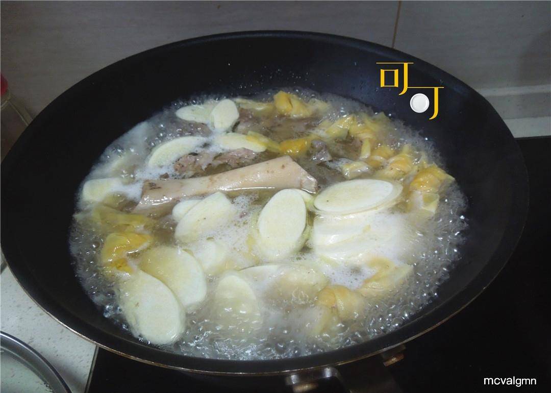 什么菜适合做蔬菜汤 ae5e442ecbf24379b4460f1309c82a02.jpeg