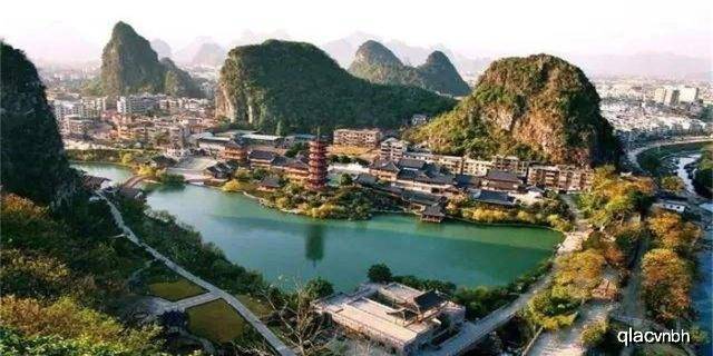 国内十大旅游景点名 c326cadebccf4d6e8c744a06db2c1f04.jpeg