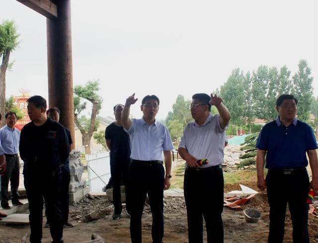 县委副书记刘铭带队到沂蒙彩虹小镇调研重点项目建设