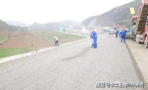 什么是水稳层施工 d5e4b92120d4418b8bcc7def7f259820.jpeg