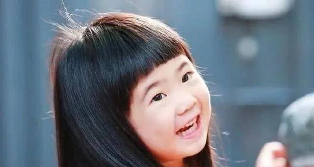 Grace|10岁的她，如今漂亮得不敢认曹格女儿“姐姐”真的变成大姐姐