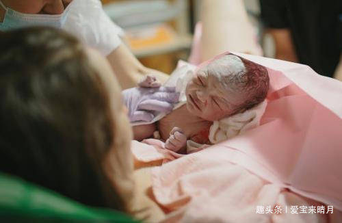 广东女子完孩子的第24天后，她竟然又生了一个