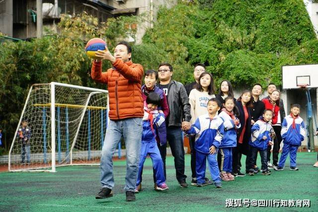 成都市奥林小学校学子风采"全尚美 尚美校园—绽美学生