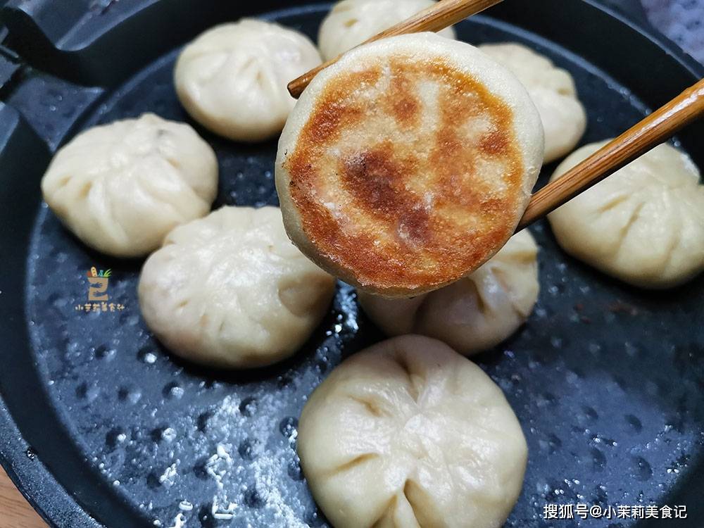 怎么做水煎包皮薄软 20657ae0941c40b7a4ce342bb0b030c5.jpeg