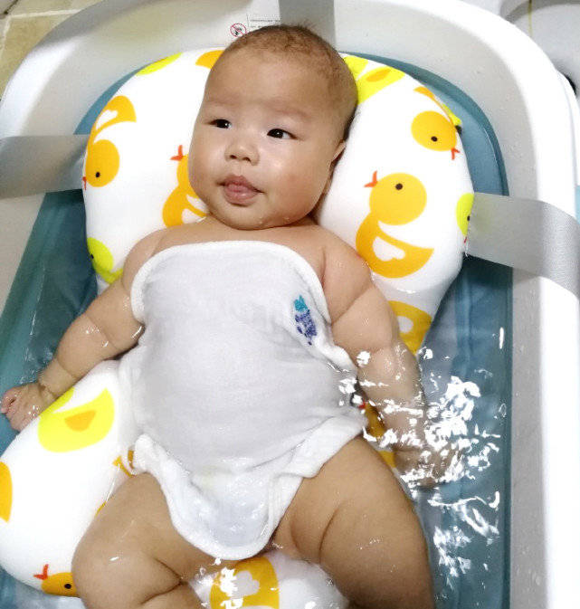步骤|洗澡准备、步骤、注意事项，家长收藏夏天给宝宝洗澡“讲究多”