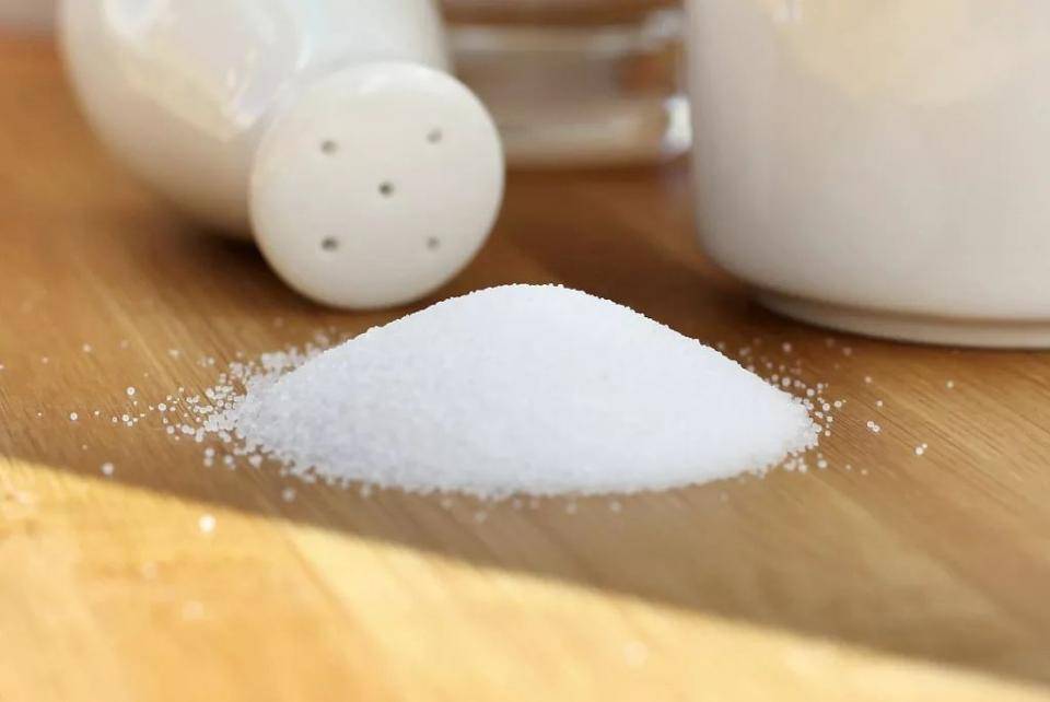 医生|医生告诫：孩子不到1岁，这2种辅食可别碰1岁女童肾上长结石