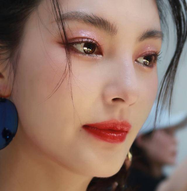 如何变好看上镜 7a3493e2392b4321aeafddf142be837c.jpeg