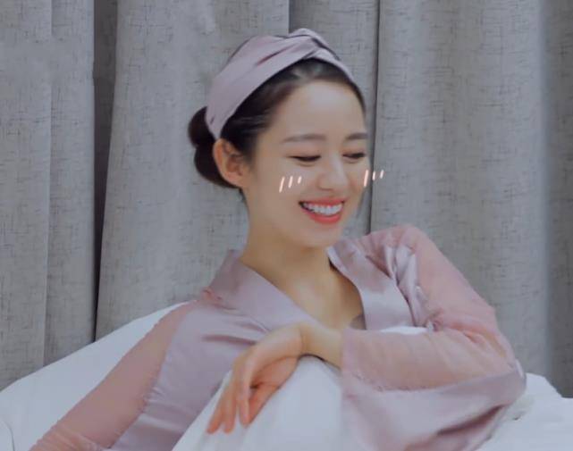 有一种素颜叫吉娜爱丽丝的素颜,卸妆后的样子,比化妆还好看