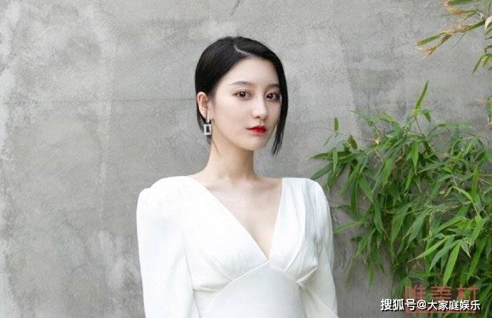 原创李熙凝方否认与嘉羿恋情 网扒他的绯闻女友是金尤美真的吗