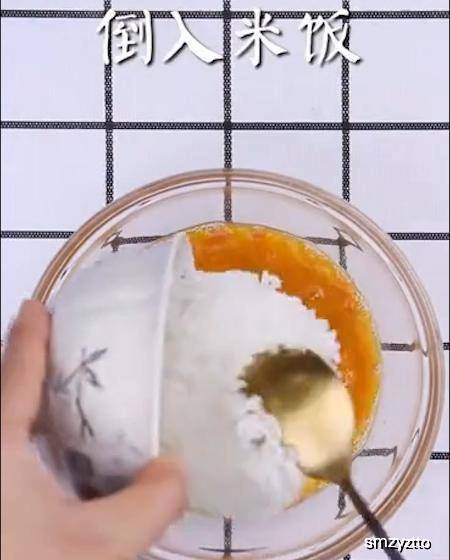 米饭怎么吃好吃加调料 9741ce6e8c21420bbc3e2160fb67f49b.jpeg