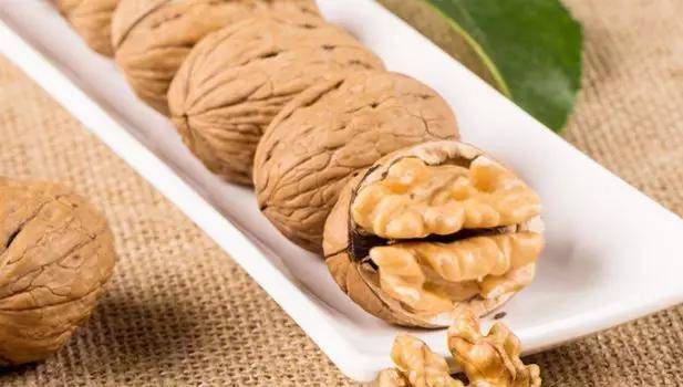 每日坚果怎么吃不会胖 9d12df0d8a29424999987538fec12c9c.jpeg