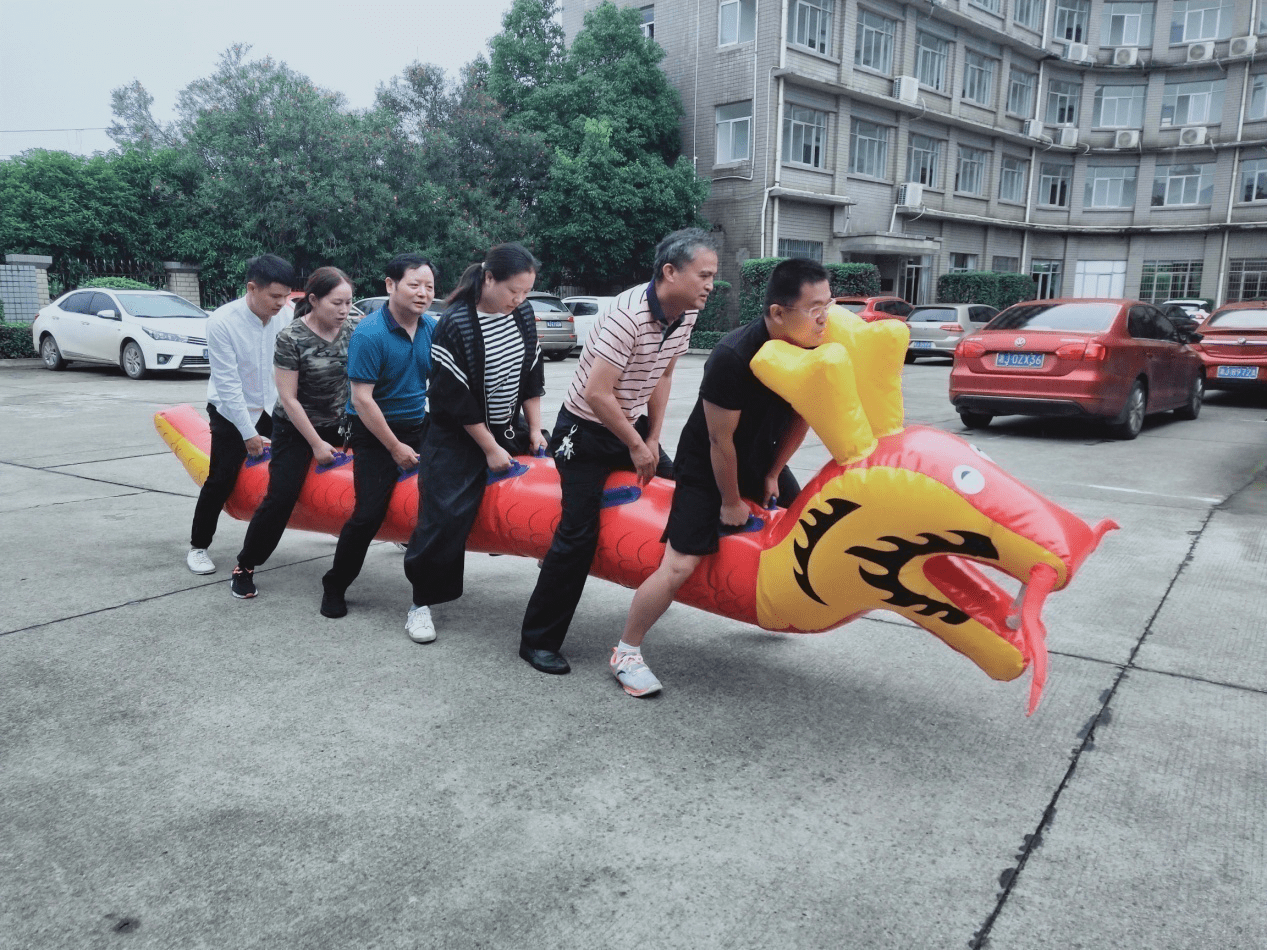 常德市水运事务中心:端午雨中"竞渡"旱地龙舟