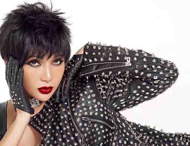 最美女明星皮肤溃烂手指发黑，放下性感包袱往