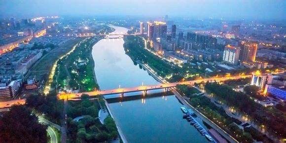 安顺gdp2020_贵州安顺苗族姑娘照片