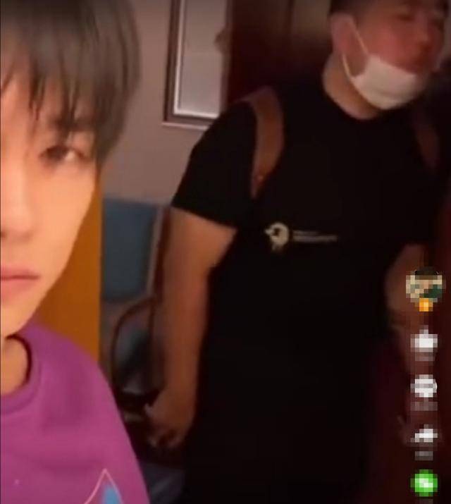 19岁易烊千玺首谈获金像奖感受，称：非常意外，