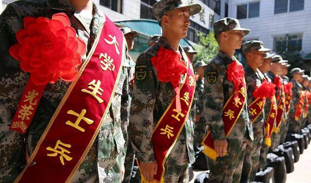 为何说大专生最好的出路是当兵？
