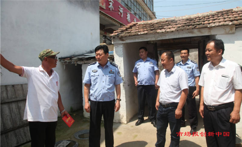 政务中国 返回首页            随后,张明星一行在东街村驻村第一书记