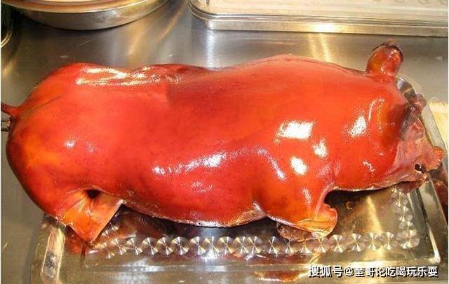 原创正宗广州烤乳猪这样做色泽大红,油光明亮,皮脆酥香,肉嫩鲜美