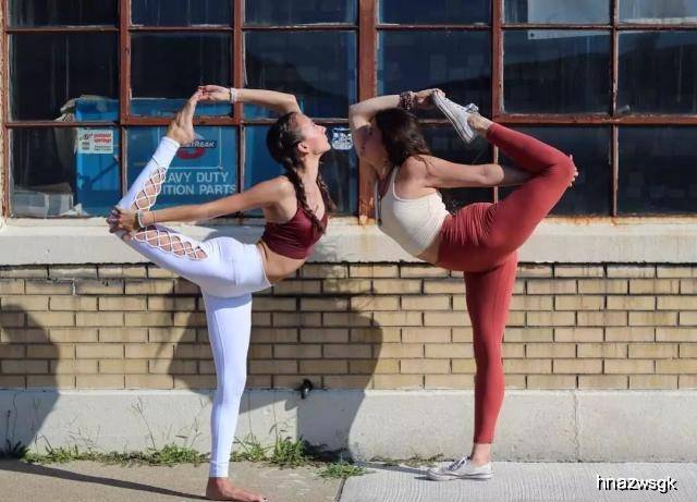 如何拉伸韧带提高柔韧 82fffd1997d741cfac193b4f5f94757a.jpeg