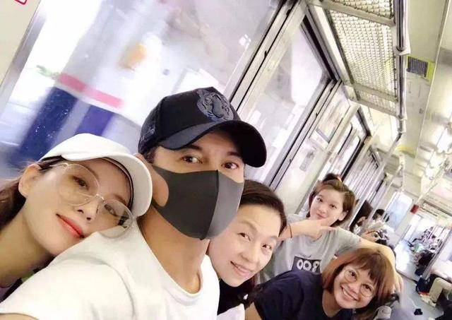 别看现在吴奇隆中年发福，巅峰时期的他，也是