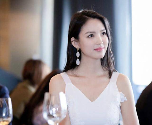 怎么才能当女模特 d6c84f047c2b4690a5a1042ad45b9a4b.jpeg