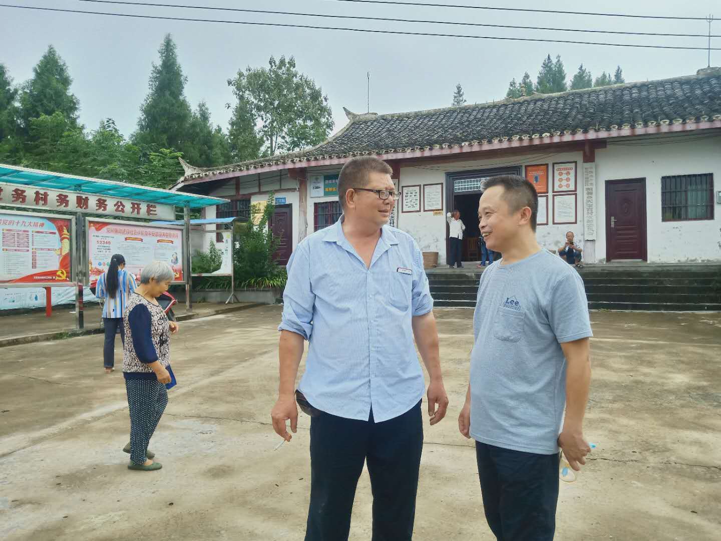 送粽子啦家家有份这事就发生在南充嘉陵这个地头