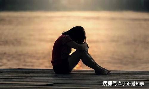 男子因没钱叫代驾痛哭:成年人的世界,谁不是一边崩溃一边坚强