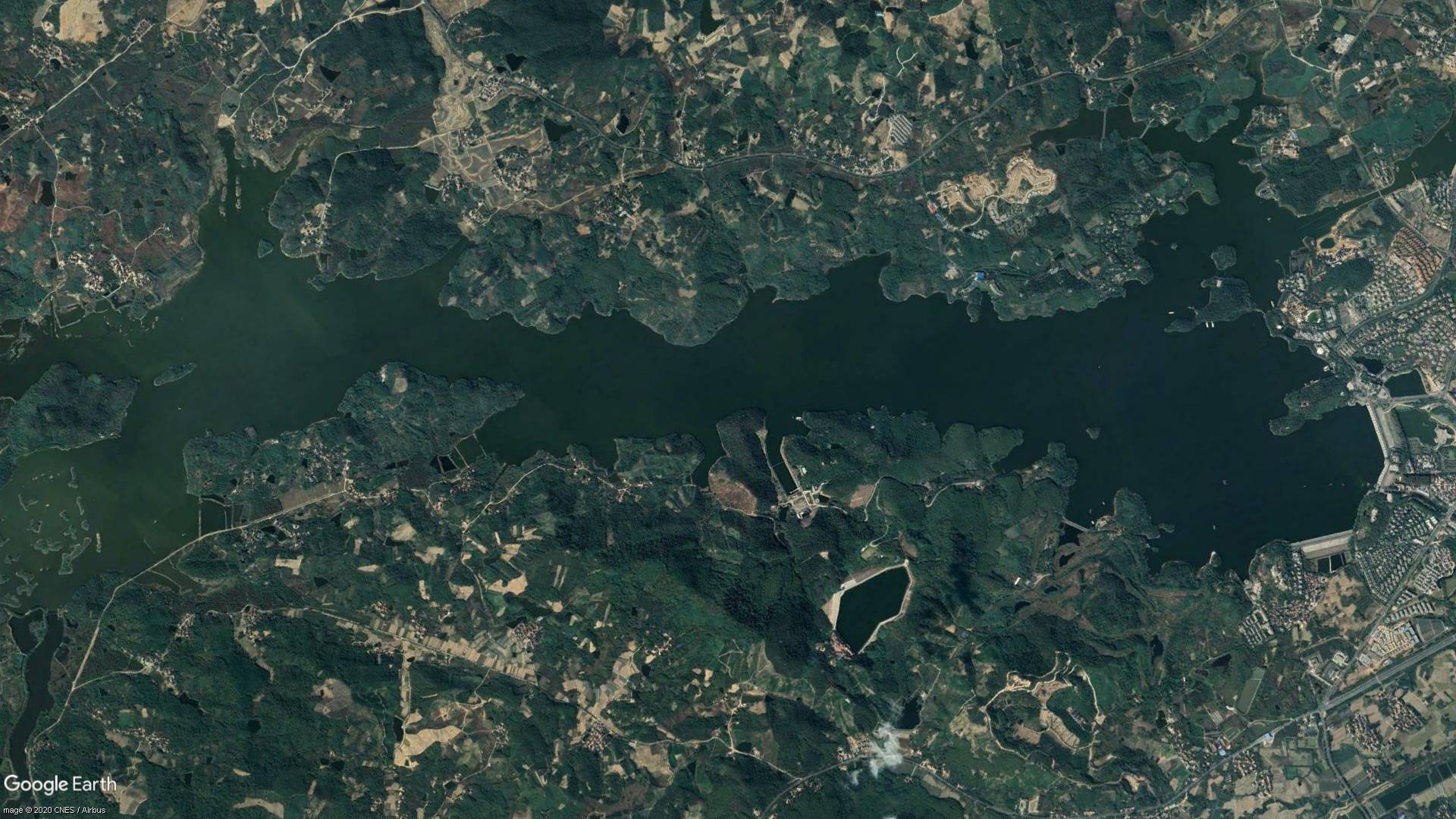 卫星航拍中国10大特色休闲湖泊长白山天池和泸沽湖最深邃喀纳斯湖最