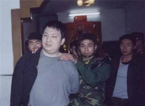 中国第一大毒枭，自制31吨冰毒远销美国，声称：