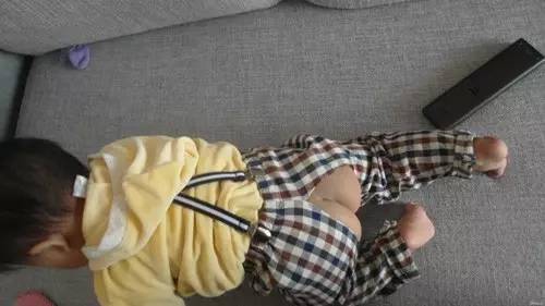 危害|尤其是女孩,危害往往比我们想象中的大夏季少给孩子穿几类衣服