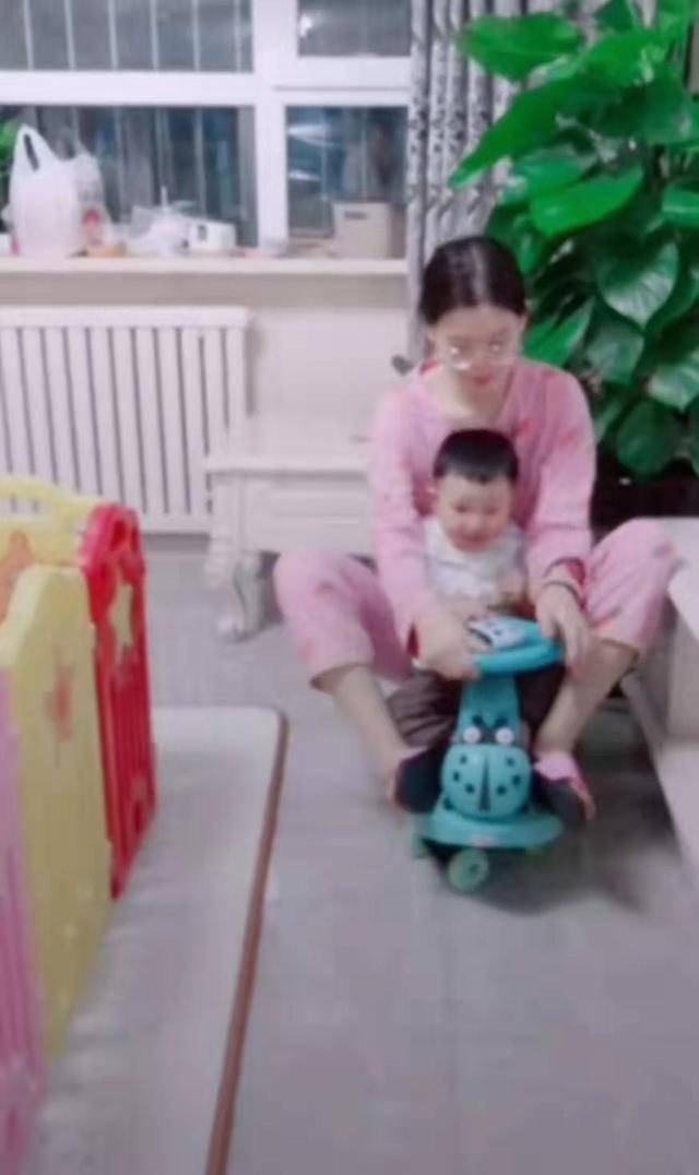 宝宝|网友：虽然你很漂亮，但带娃真的很糟糕有一种灾难叫做小姨带娃