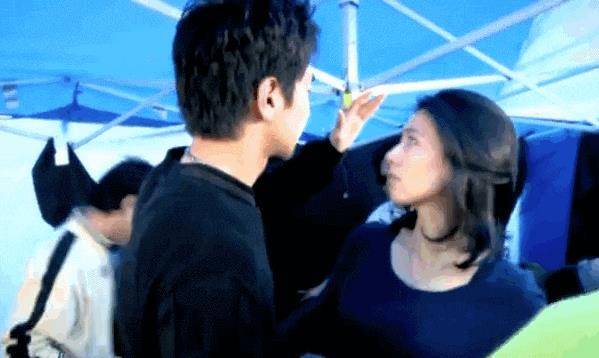 原创高圆圆女儿正面照曝光，葡萄眼睛又大又圆，完全继承妈妈高颜值