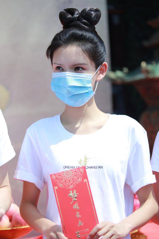 古装大ip剧《梦醒长安》官宣女主张予曦,开机定妆照英气十足