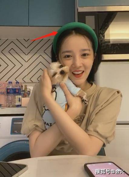 俩人|原创相差5岁姐弟恋终分手？女方清空俩人甜蜜动态，男方却在线征婚