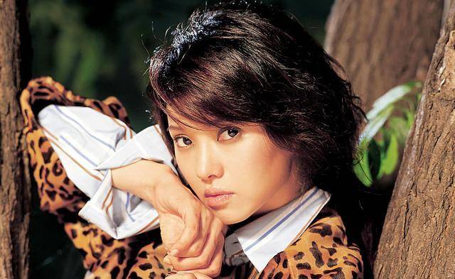 伊能静儿子爱穿女装，与他同框的也都是女生，引发网友热议