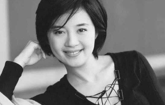 春晚|原创本是倪萍接班人,多次主持春晚,挤走原配嫁富商,50岁近况堪忧