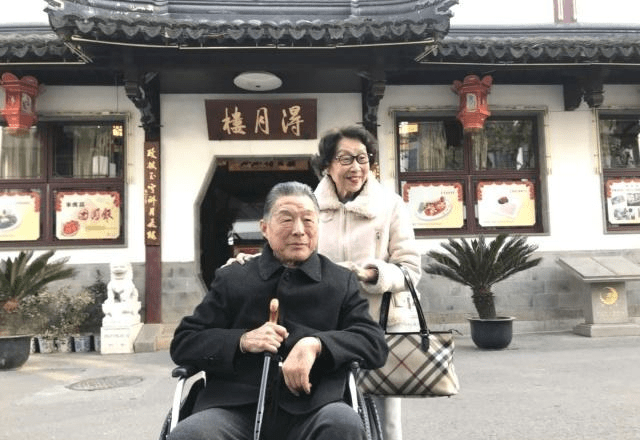 黑帮大佬杜月笙之女从良,因约旦国王一句话,