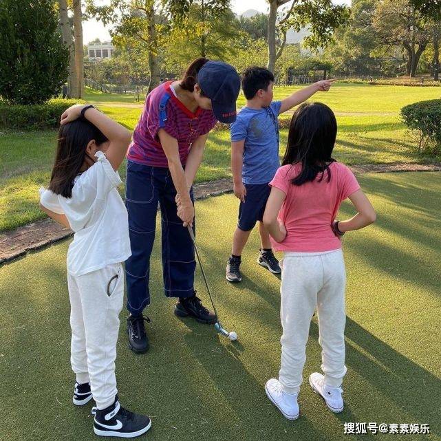 如何教小孩打高尔夫 bbc59e0535f64e5b81ae972911ec0757.jpeg