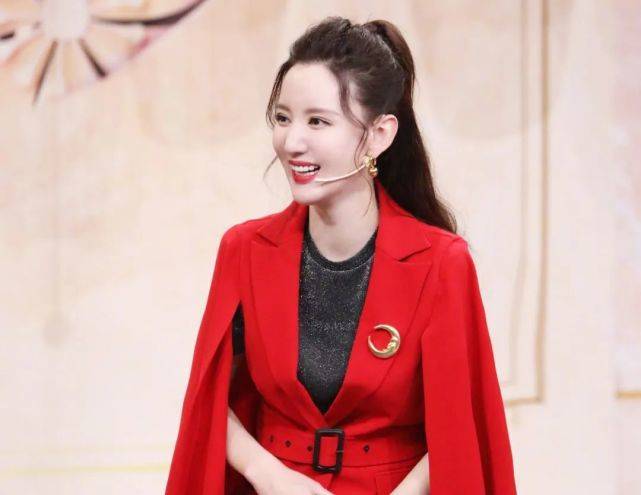 张萌|原创当黄圣依遇上“克星”伊能静！俩人明争暗斗，比后宫大戏都精彩！