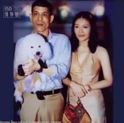 泰国国王玛哈的宠物狗"福福"有多幸福?获封元帅,王后为其献舞