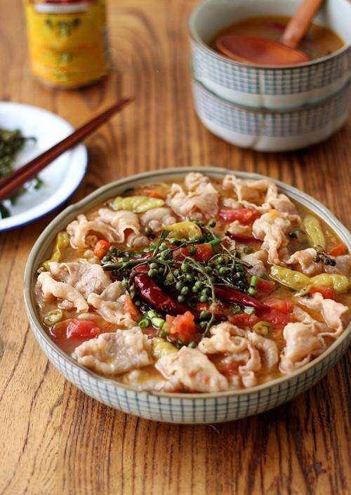 原创红与绿的碰撞,椒麻肥牛的烹饪方法,满口酸爽与麻辣
