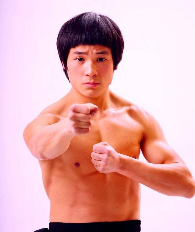 古力娜扎|现代李小龙炮轰九大男演员：个个都占古力娜扎便宜，数窦骁最主动