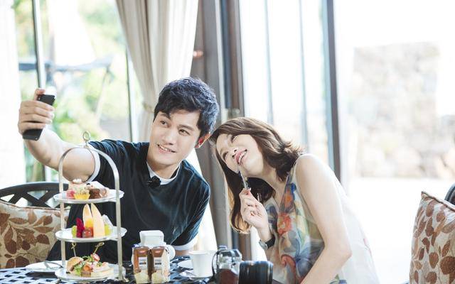 隔空|原创陈乔恩与男友分开100天，晒剧照梨花带雨，艾伦隔空表白传递思念