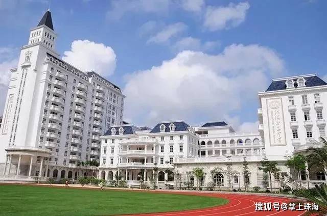 (图/香山网) 4, 珠海女子中学 国内第一所民办完全女子中学,经典欧式