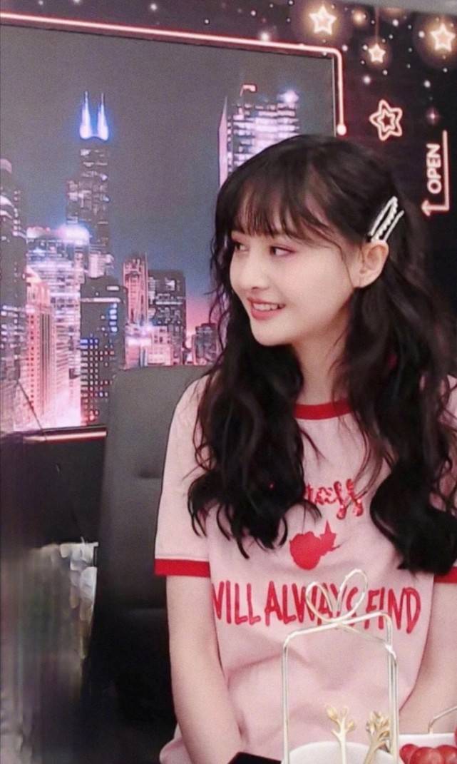 仙女|原创郑爽最新古装清新灵动，真就是小仙女了，让人太期待她新版小倩